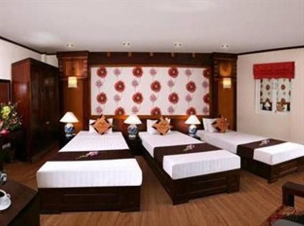 Aquarius Grand Hotel 3*